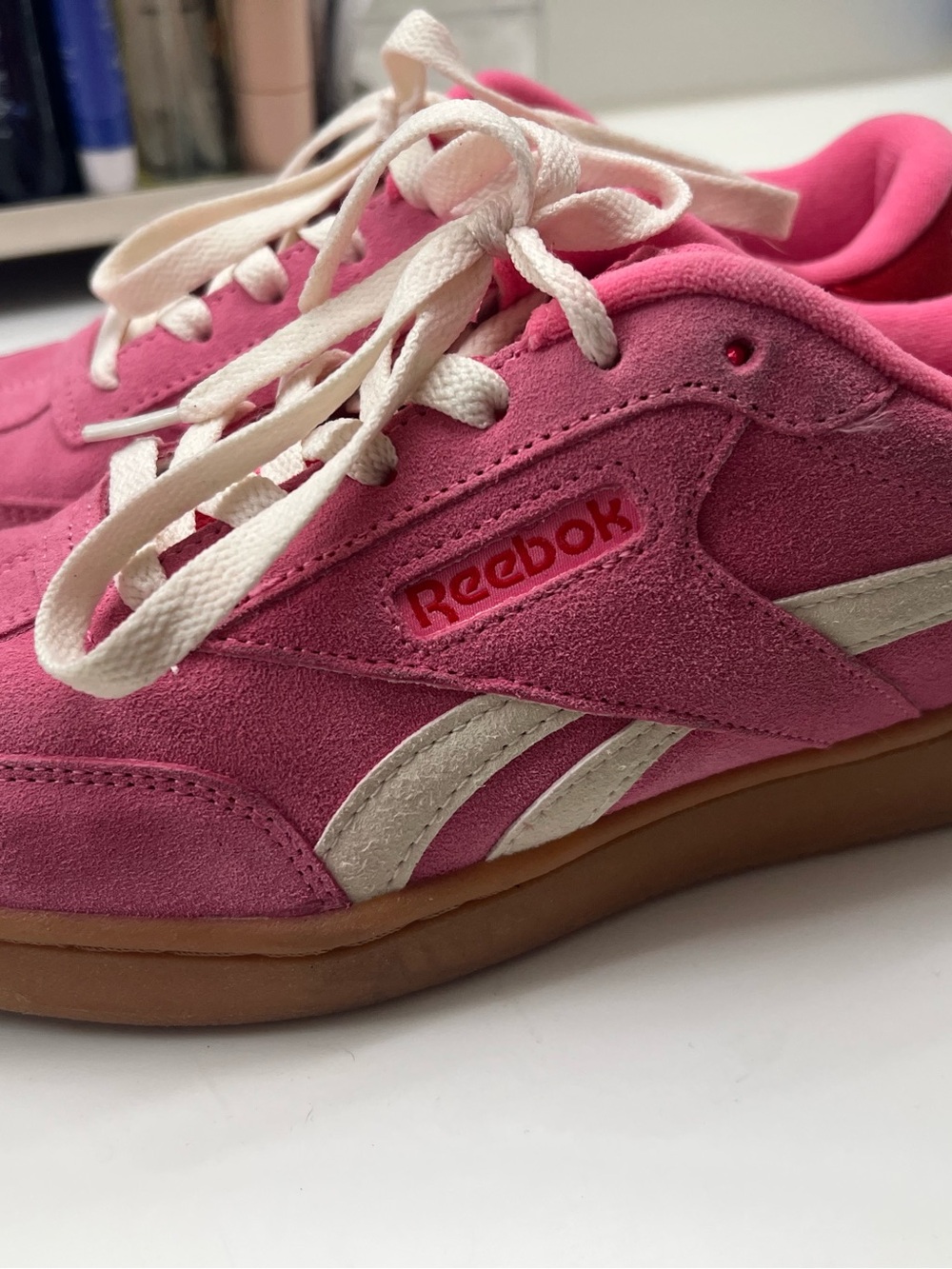 Reebok Women's Pink Suede Sneaker with Gum Sole size 8 worn once - Picture 6 of 7
